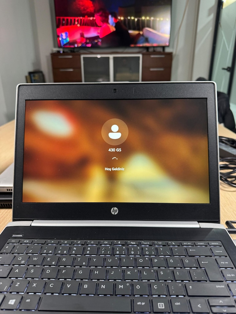 HP ProBook 430 G5 i7-8550U 8GB RAM 256GB SSD - 3
