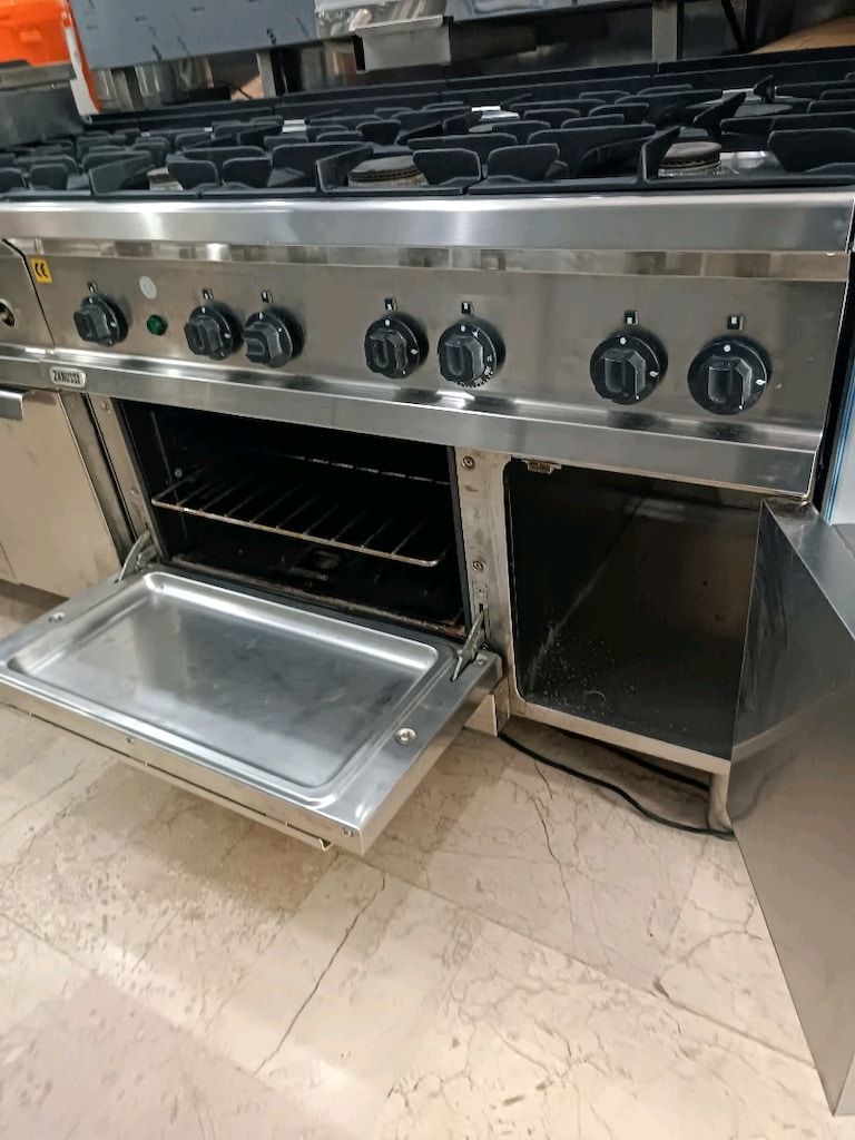 Altılı Ocak Kuzineli Ocak Fırınlı Ocak Sanayi Tip Ocak Zanussi - 6