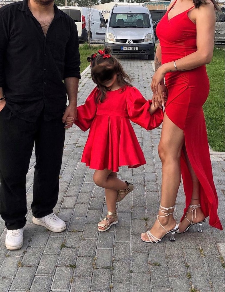 çocuk saten elbise kırmızı