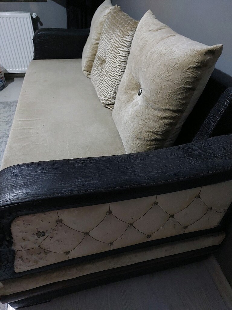 3 lü koltuk.. çok sağlam rahat büyük sadece yanlarda kedi tırmalama va - 9
