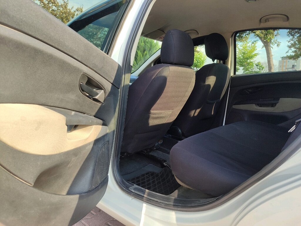 2011 model Fiat Linea - 5