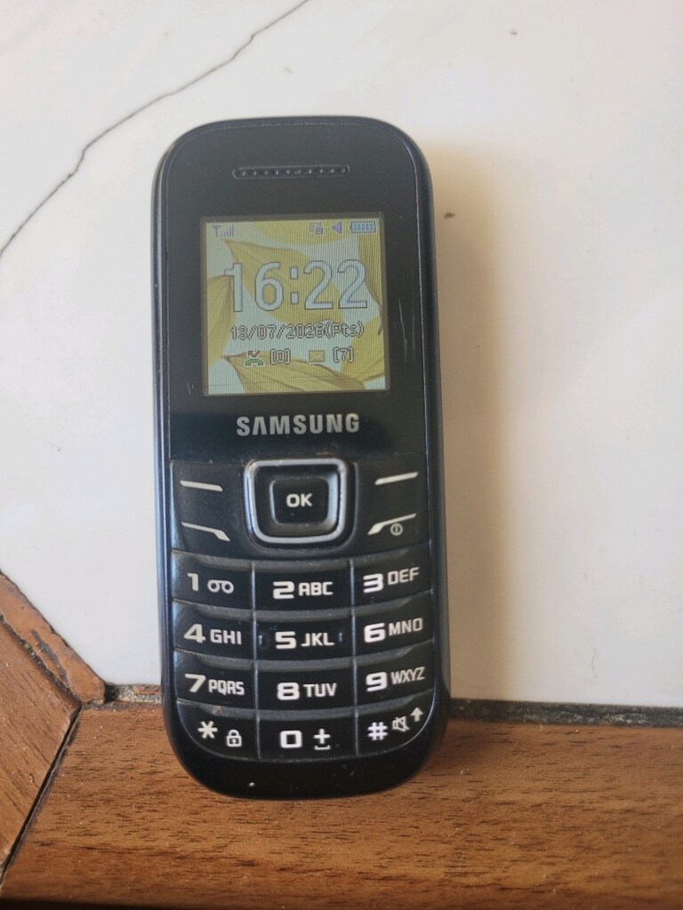 samsung tuşlu sorunsuz telefon - 2