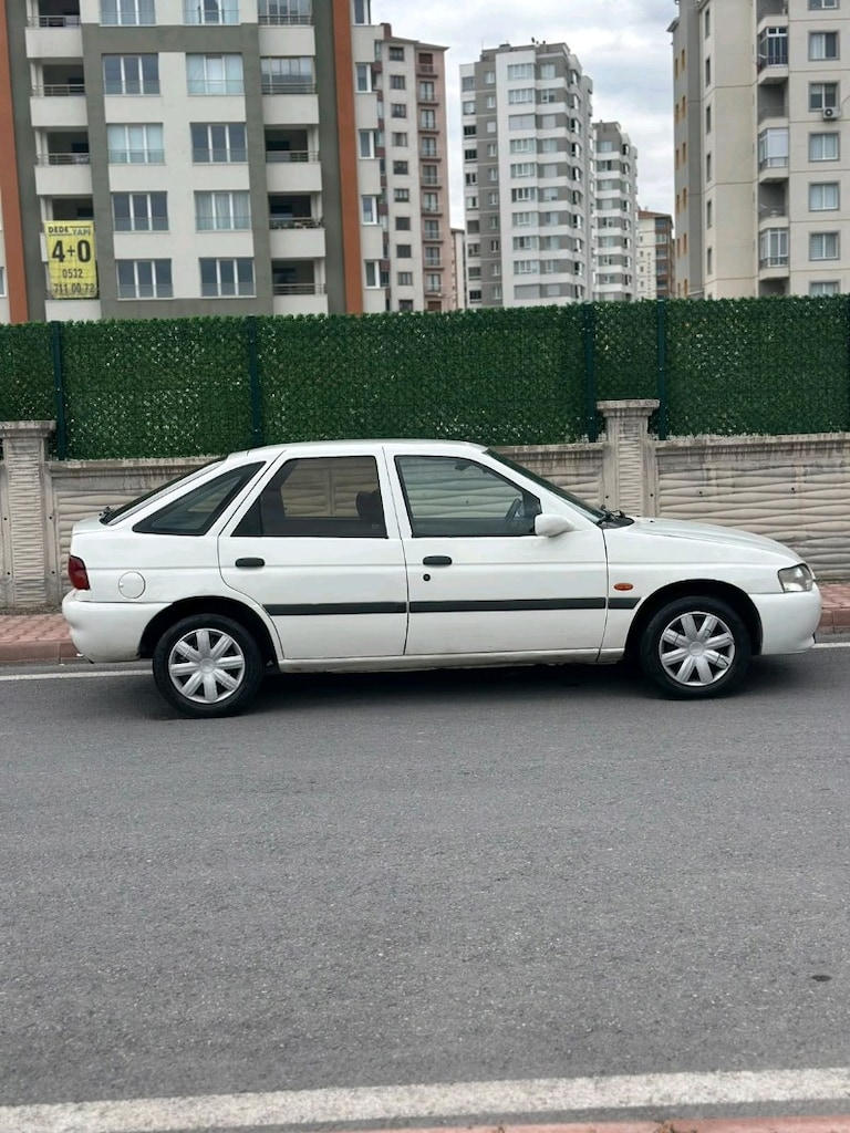 Sahibinden Masrafsız 1.6 CLX Ford Escort - 4