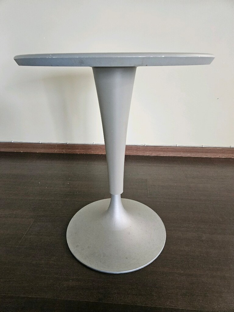 KARTELL Starck DR.NA Masa --- Genel Durumu Çok İyi. Boy 73cm, Masa gen - 3