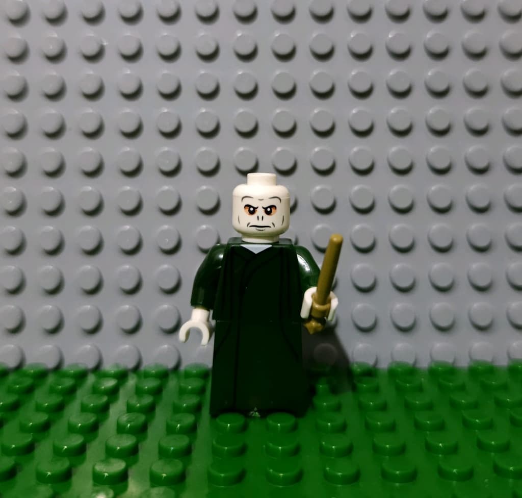 Lego Harry Potter Lord Voldemort Mini Figürü - 2