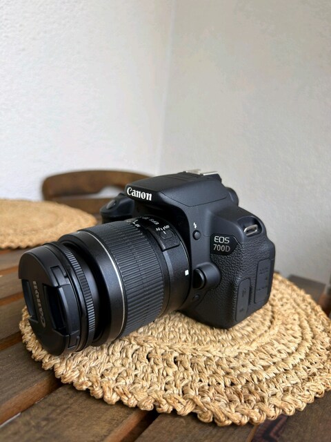 Canon 700 d temiz kullanılmış.