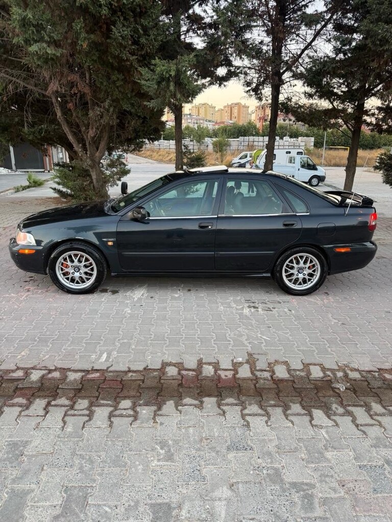 SENESİNİ YAŞATIR. - 9