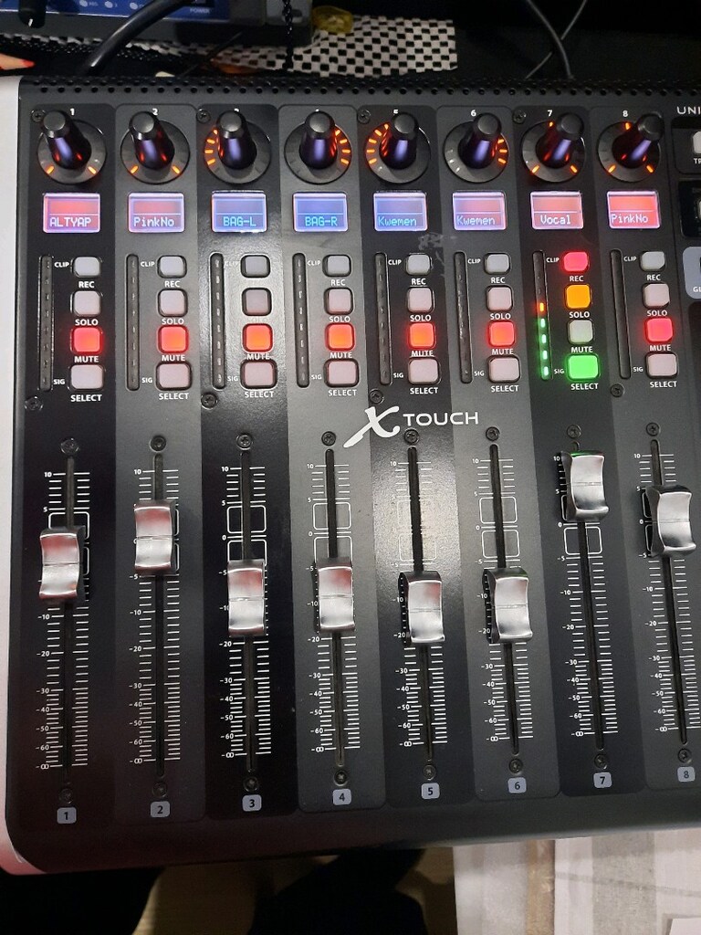 Behringer X-Touch DAW Controller - 7