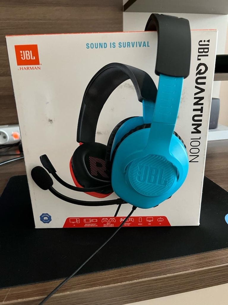 JBL QUANTUM 100N Gaming Kulaklık ve LOGİTECH Gaming mouse