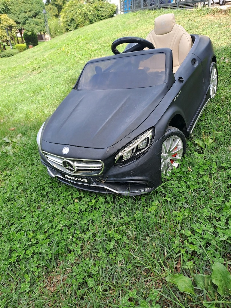 Mercedes Benz - 2
