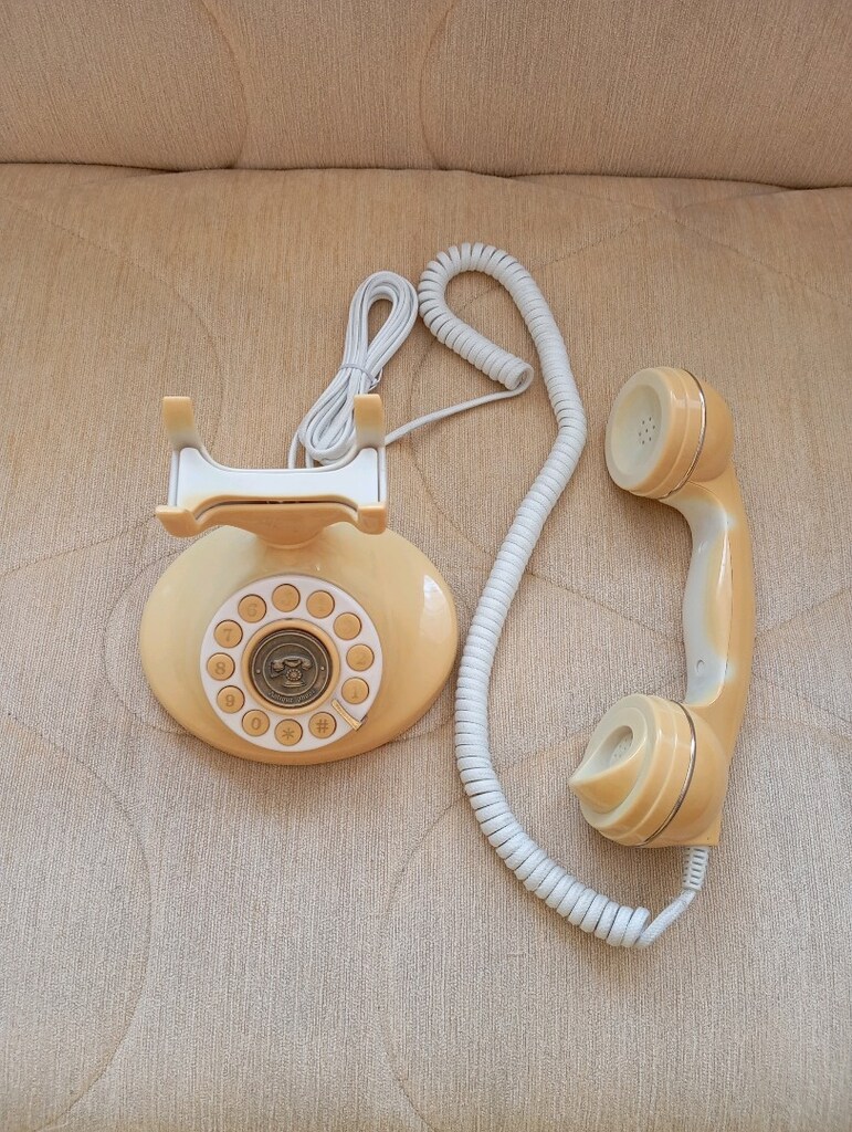 Nostaljik telefon. Çalışıyor - 2