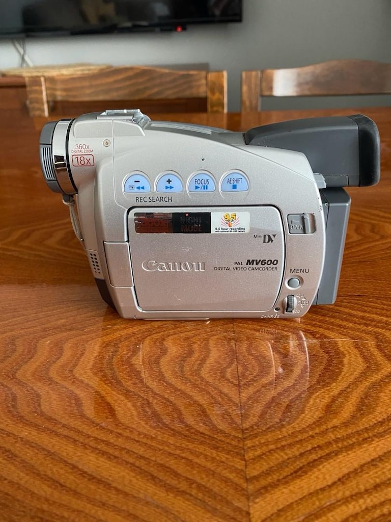 Canon MV 600 - 2