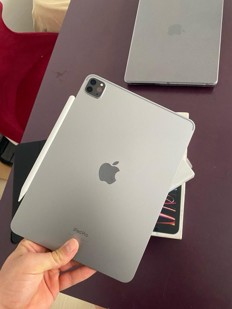 Takaslı İpad Pro M2 11 İnç Ve Apple Pencil 2