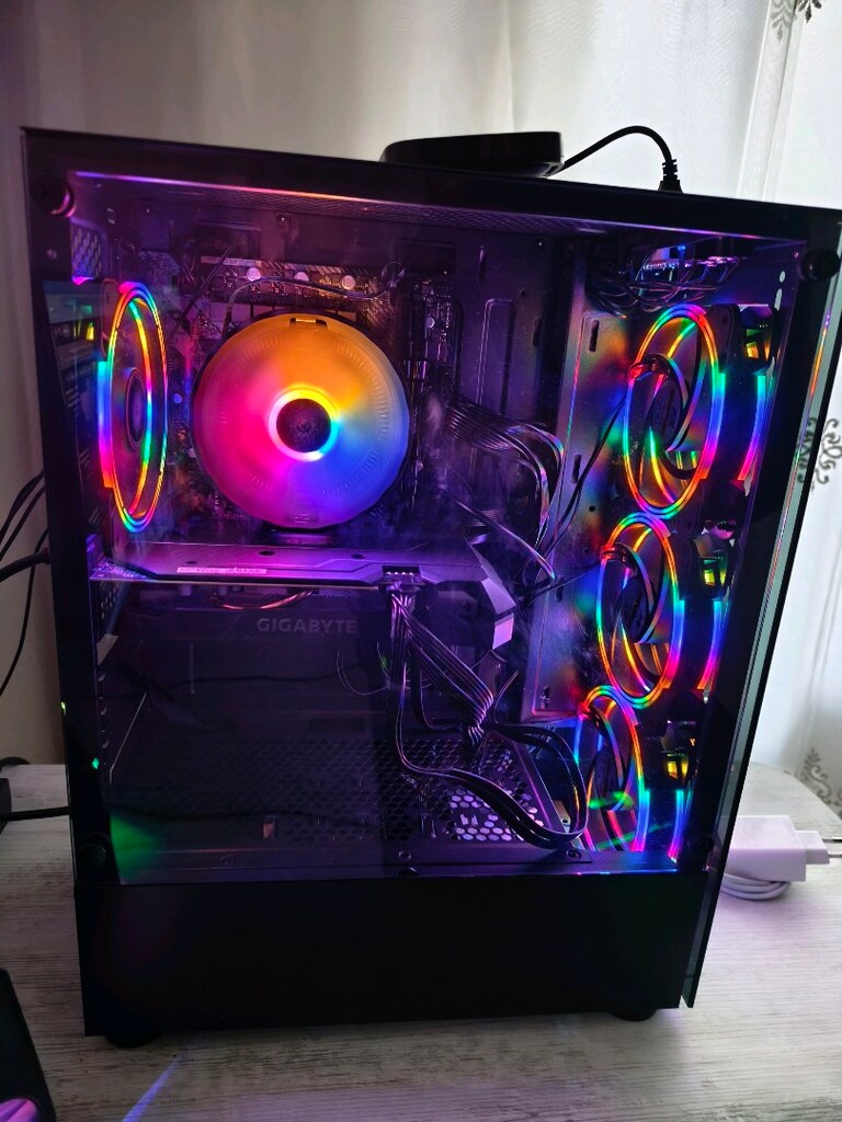 RGB 4 fanlı masaüstü bilgisayar kasası (BOŞ KASA) 120mm - 7