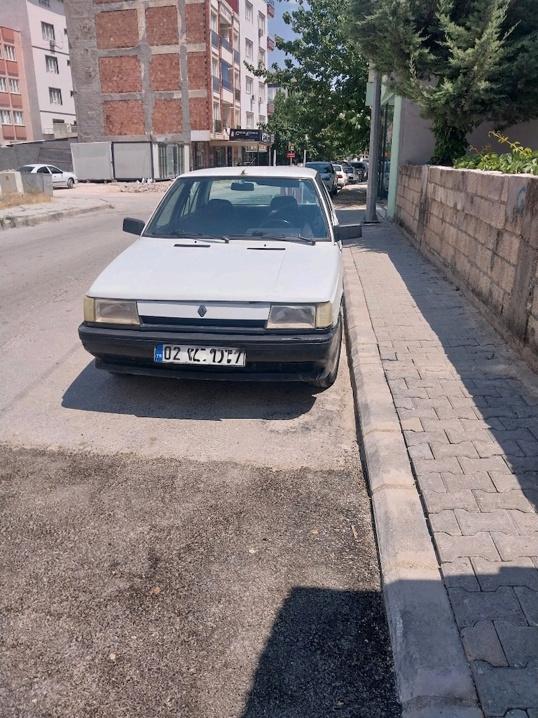 Renault Broadway R9 - 5