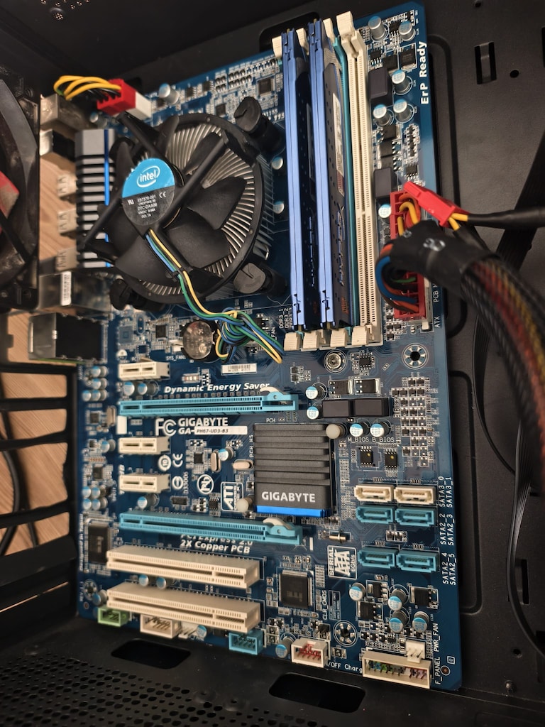 İ5 2300 - Gigabyte GA-P67X-UD3 - 4 GB RAM - SOĞUTUCU - 5