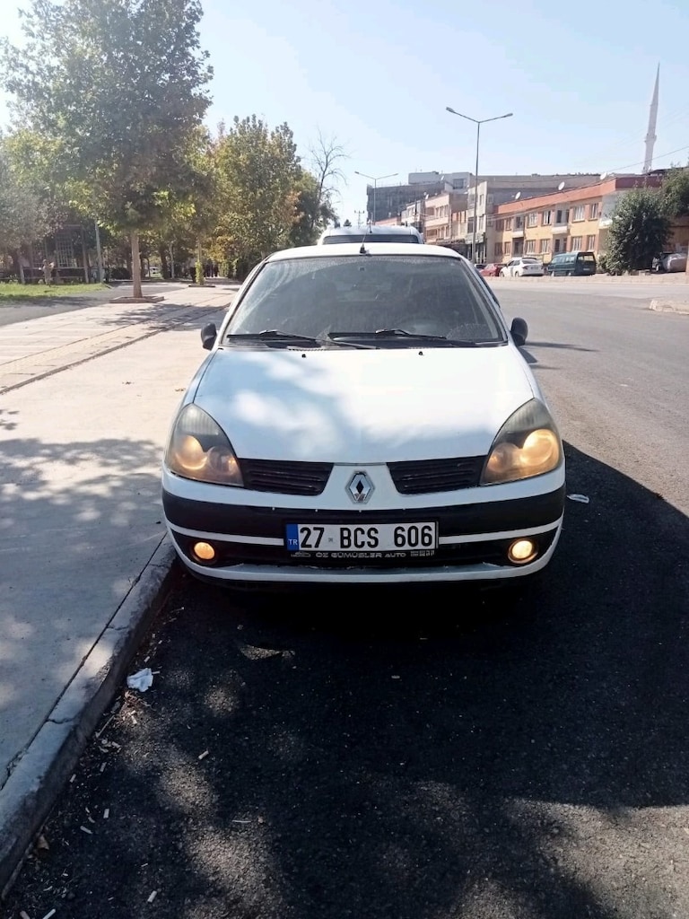 Renault Clio 2 sedan - 5