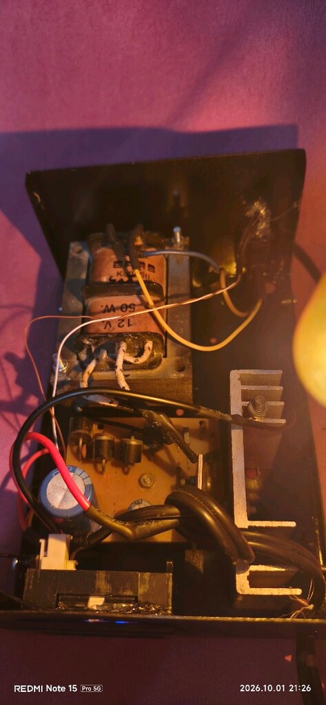 sabit12volt5amper göstergeli power marka güçkaynağı900tl - 9