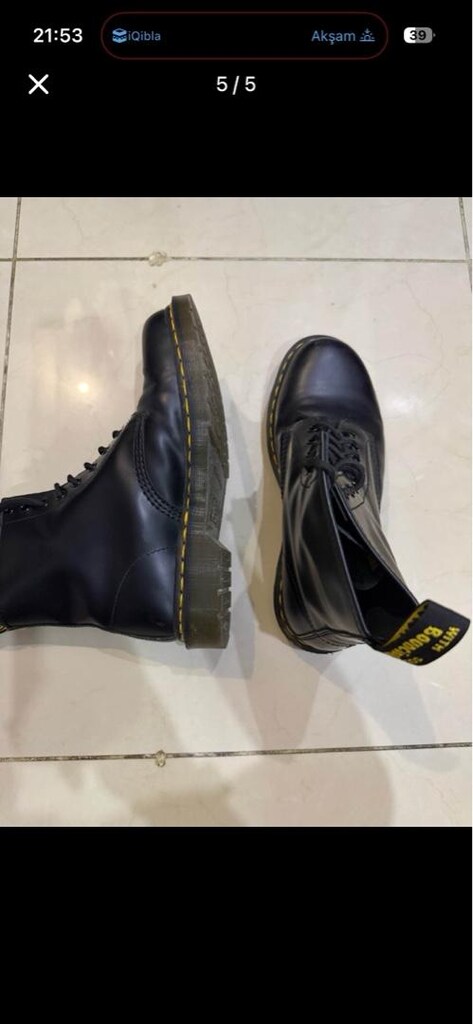 dr martens bot