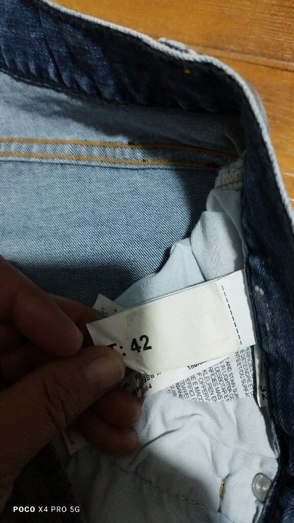 #Zara  jeans pantolon..Bacakta beklemekten az leke oluşmuş. - 6