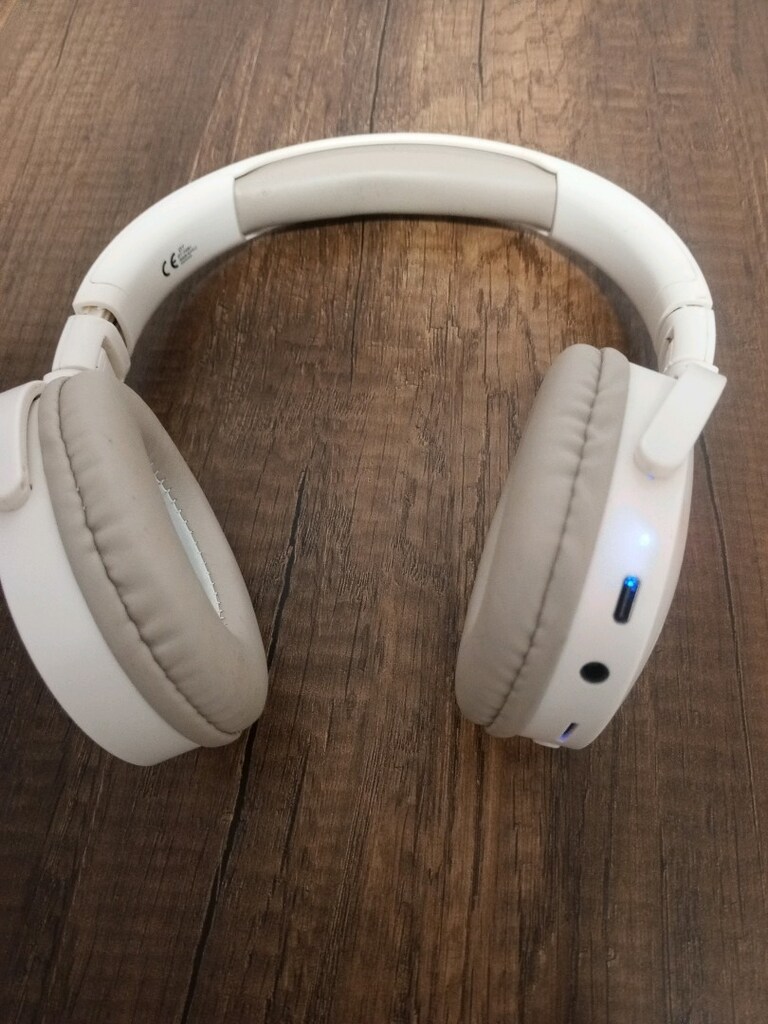 Kulak üstü Bluetooth kulaklık hiç bir sorun yok tertemiz şarj aleti va - 2