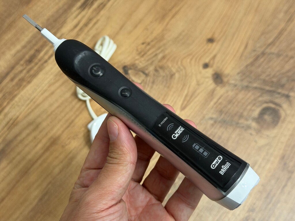 Braun Oral-B Pro Triumph v2 Şarj Edilebilir Diş Fırçası - Siyah - 2