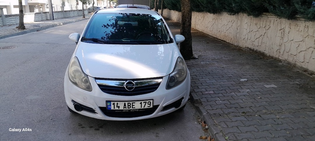 Beyaz Opel Corsa - 5