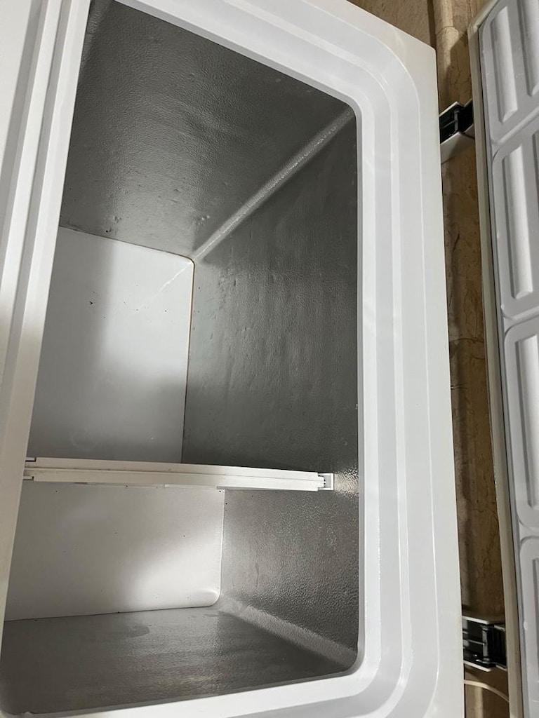 Derin dondurucu Uğur UCF 210 SSL 186 Litre - 4