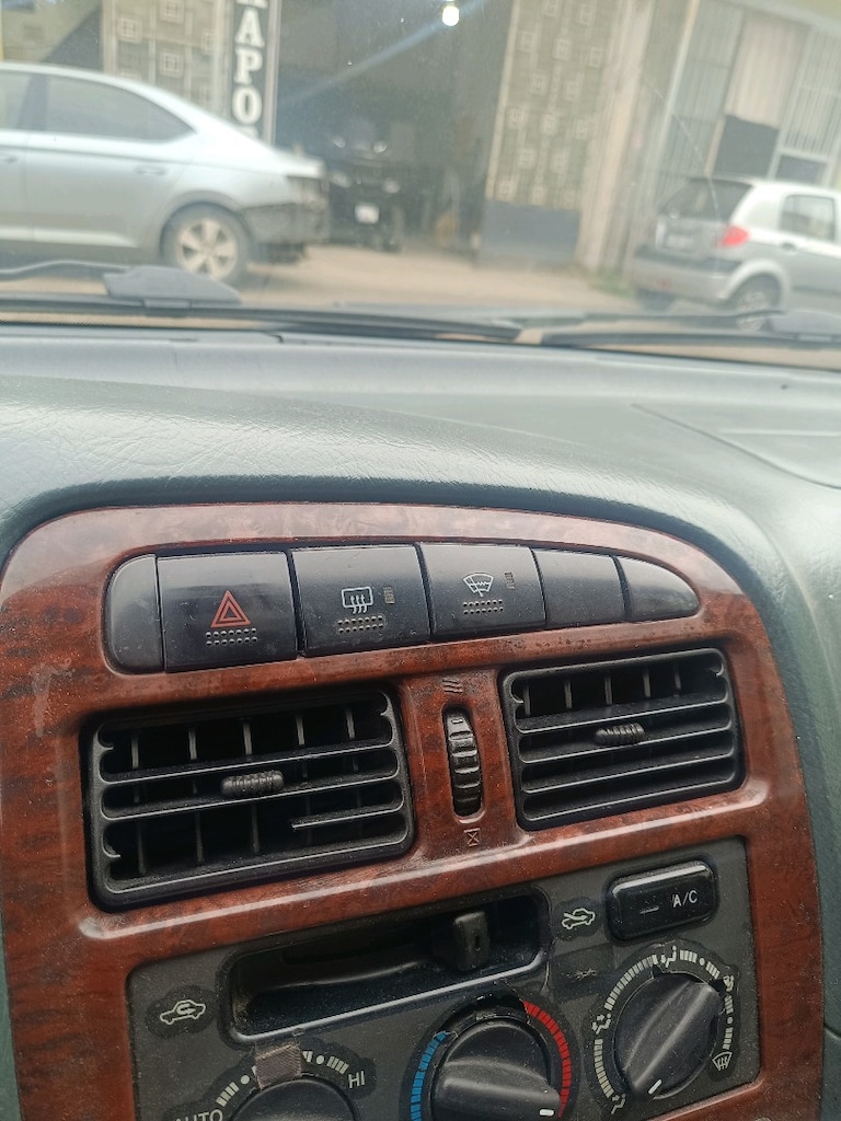 Toyota Avensis - 4