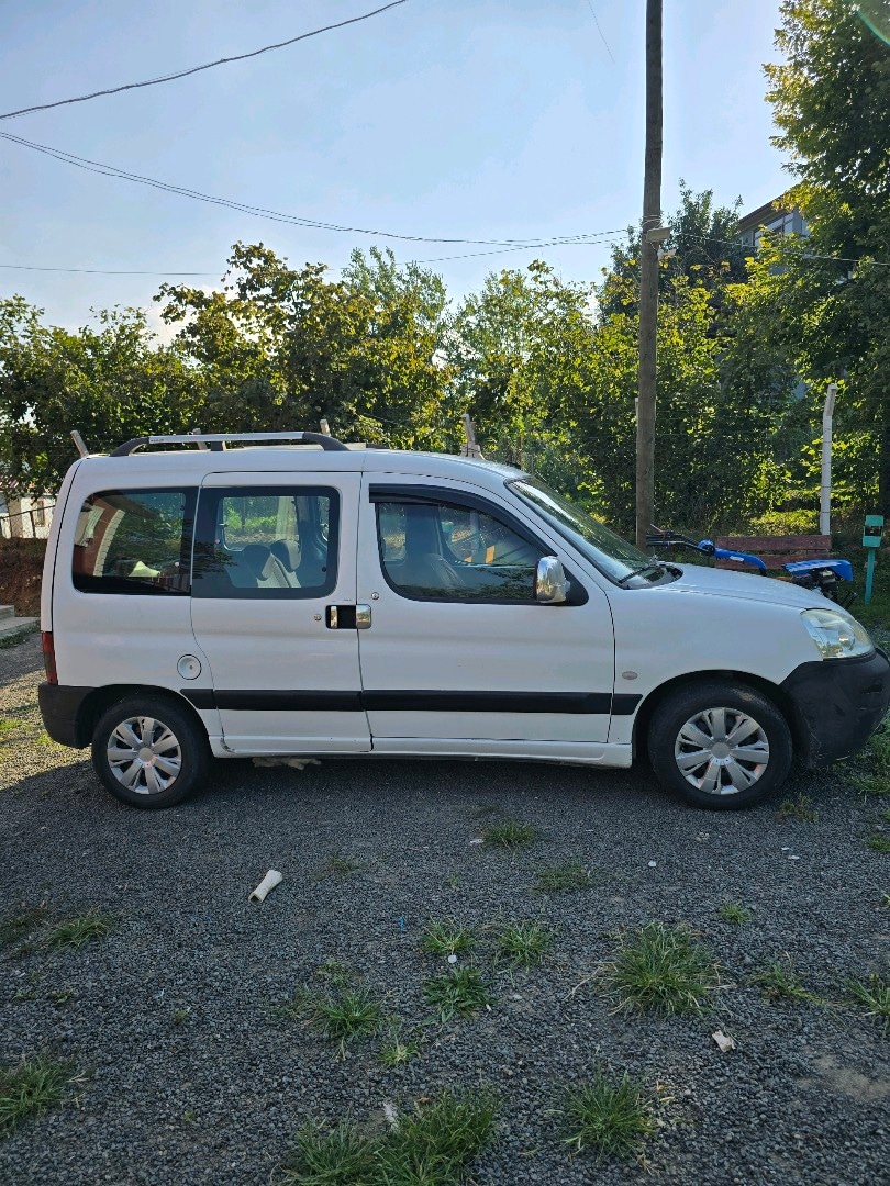2005 PARTNER 1.9 - 3