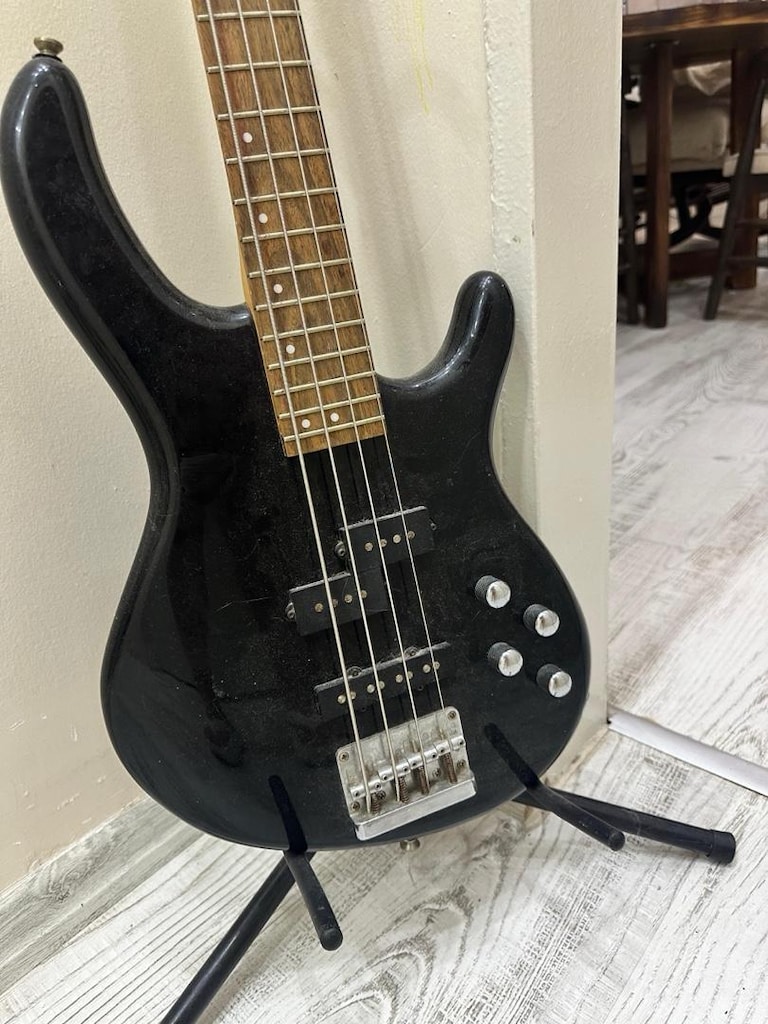 Cort Action 4 telli Bass gitar - 3