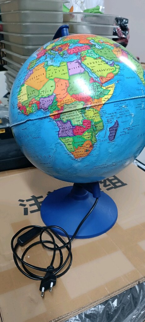 Elektrikli dünya küresi