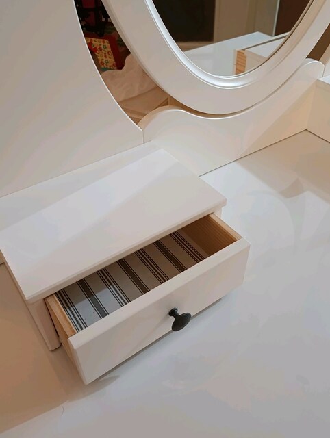 İkea Hemnes Makyaj Masası