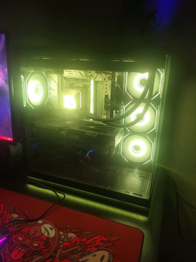 Gaming Setup Oled Monitör - 4