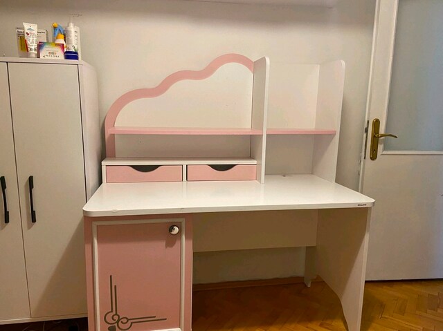 Bellona marka pembe calisma masasi