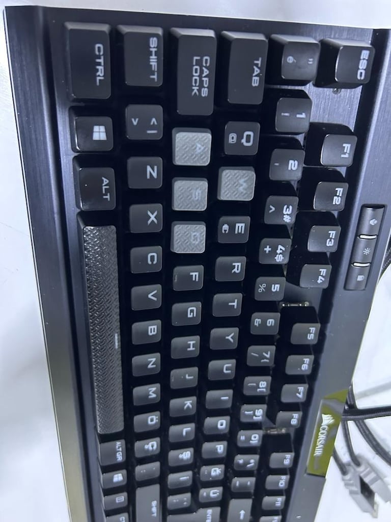 Corsair K70 RGB MK.2 RGB Mekanik Gaming Klavye – Temiz - 3