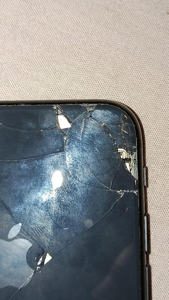 Kasa Çatlak Pil 100 iPhone 8 64 GB - 7