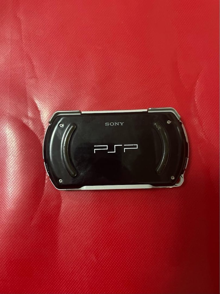 Sony Psp-N1004 Go Taşınabilir Oyun Konsolu - 5