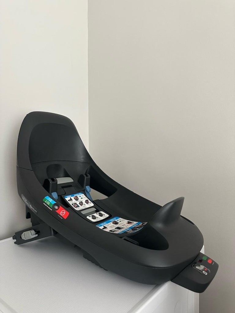 Cybex Cloud G Model ve Isofix araç bazası - 2