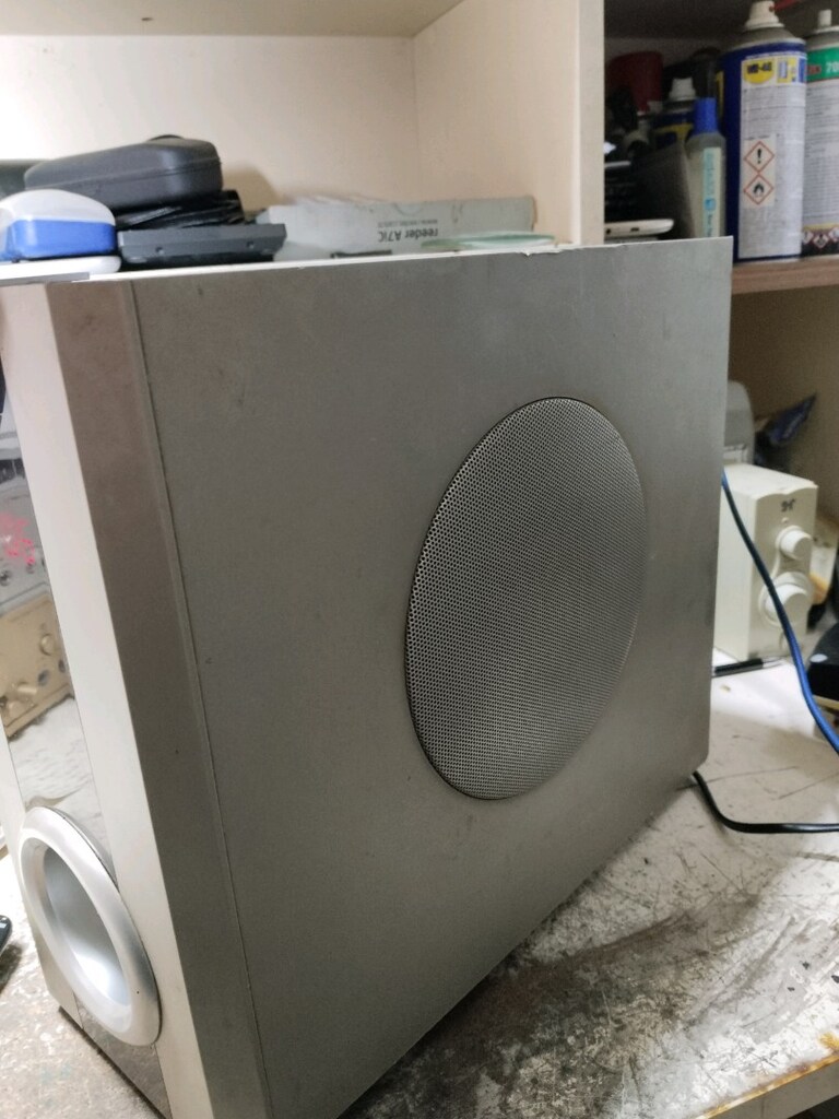 AKAİ - SS 4100 MARKA VE MODEL NUMARALI TEMİZ KUMANDALI 5+1 SES SİSTEMİ - 3