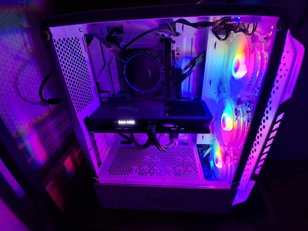i5-12400F + Intel Arc B580 12GB Limited Edition + 16GB DDR5 - 2