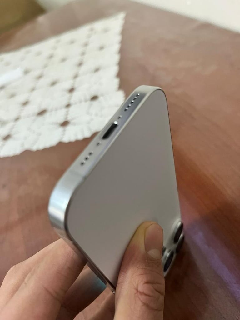 iphone 16 pro YD - 6