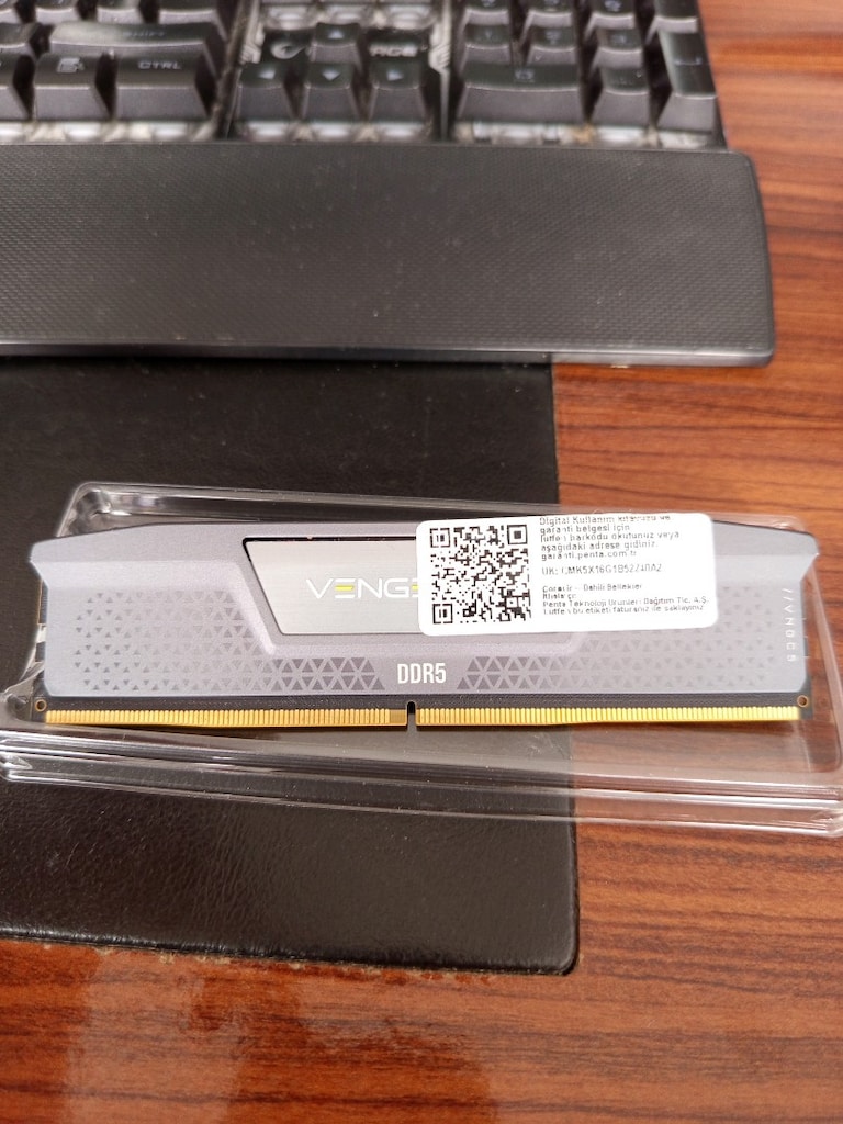 Corsair Vengeance 16 GB 5200 MHz CL40 CMK5X16G1B52Z40A2 Bulk DDR5 Ram - 2