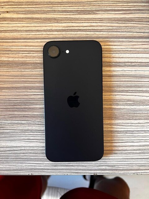 6 aylık temiz iphone 16e 128GB