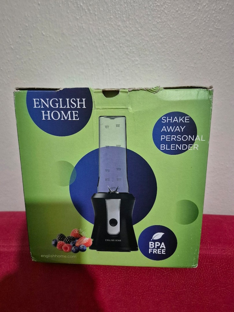 Blender Englısh Home marka yeni ürün kutusunda duruyor