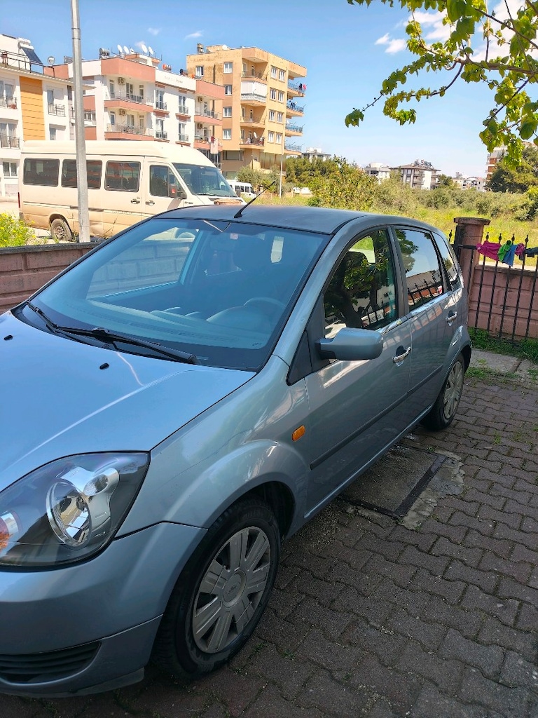 FORD FİESTA 2006 - 4