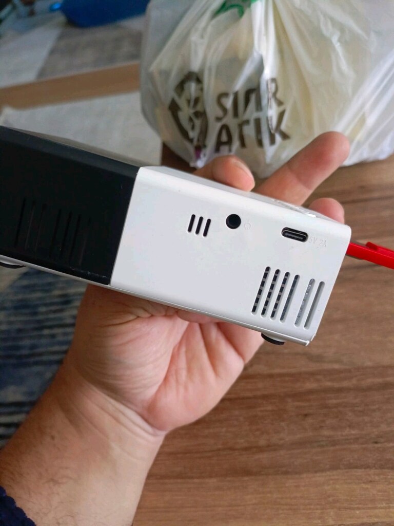 kompakt beyaz mini projektör - 3