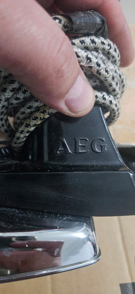 AEG marka antika ütü - 6