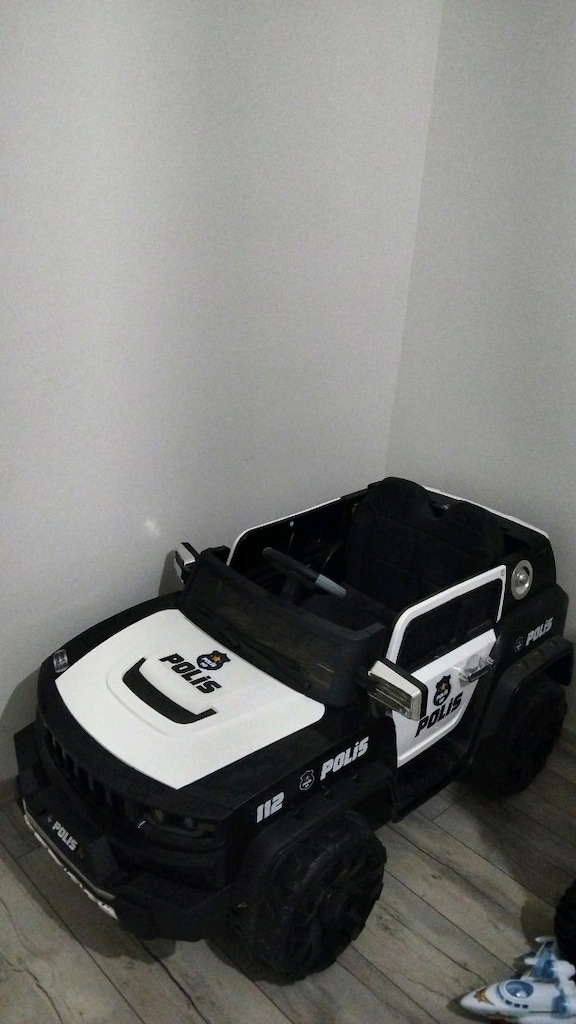 Polis Akülü Araba - 2