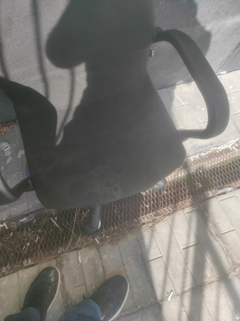 ofis sandalyesi sağlam sorunu yok.kaliteli bir markadır. - 9